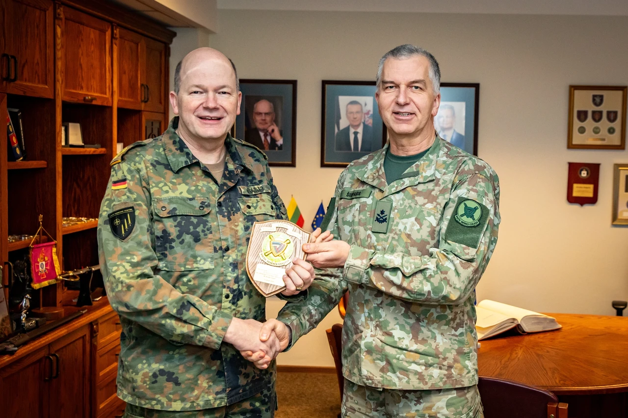 Visit by the Commander of the NATO Joint Warfare Centre – Baltic ...